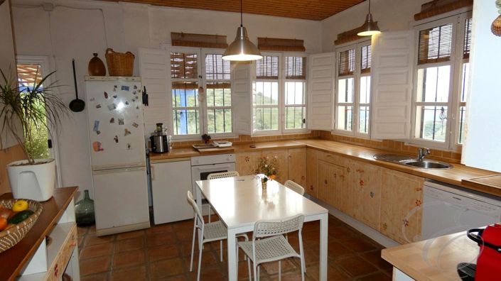 Image No.6-4 Bed Property for sale