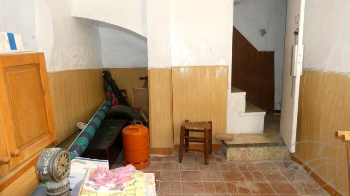 Image No.13-6 Bed Property for sale