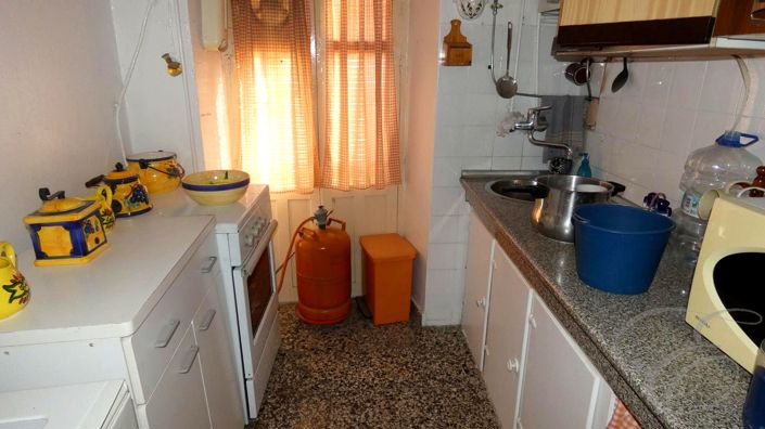 Image No.4-6 Bed Property for sale