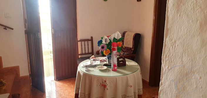 Image No.5-3 Bed Property for sale