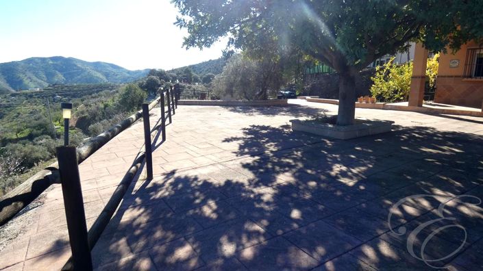 Image No.15-3 Bed Property for sale