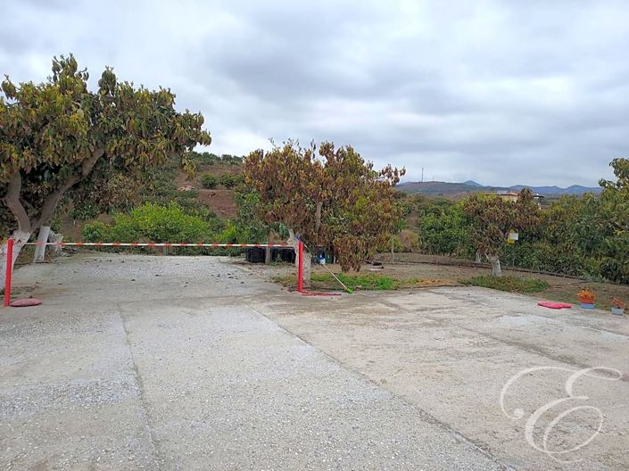 Image No.13-3 Bed Property for sale