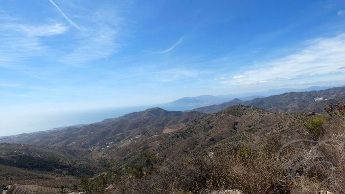 Image No.14-3 Bed Property for sale