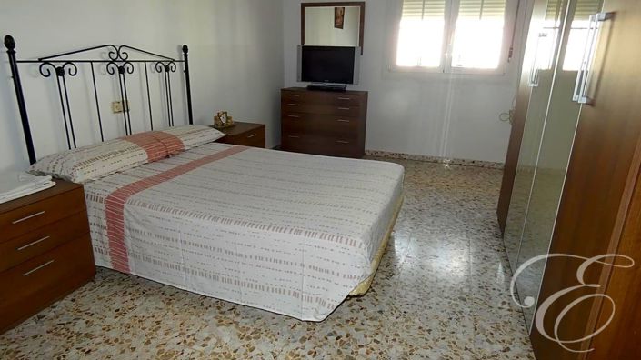 Image No.10-4 Bed Property for sale