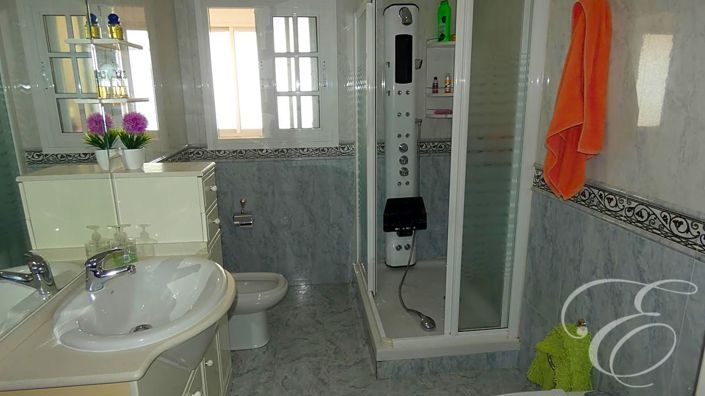 Image No.11-4 Bed Property for sale