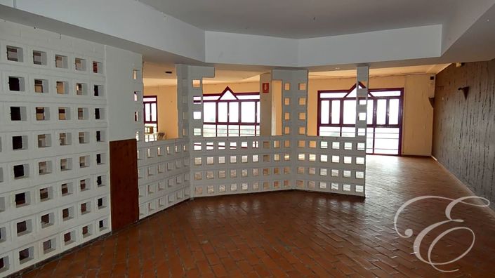 Image No.15-4 Bed Property for sale