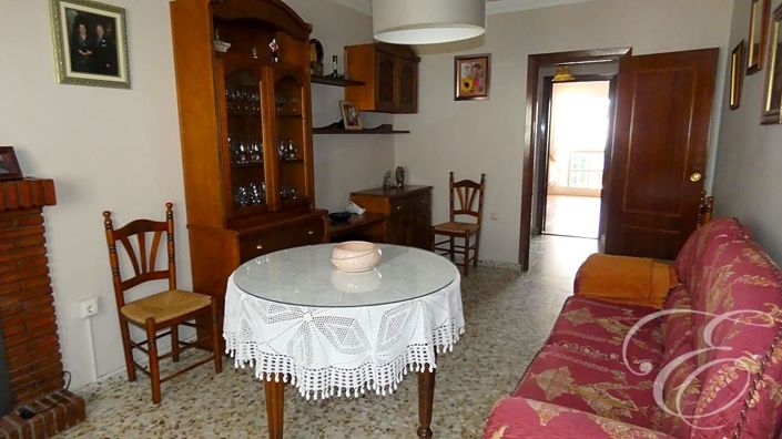 Image No.4-4 Bed Property for sale