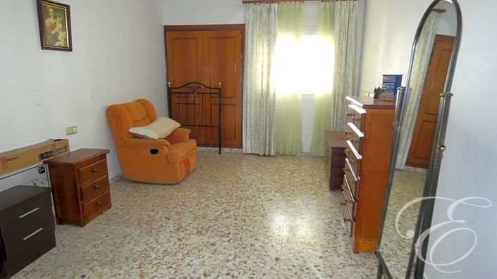 Image No.8-4 Bed Property for sale