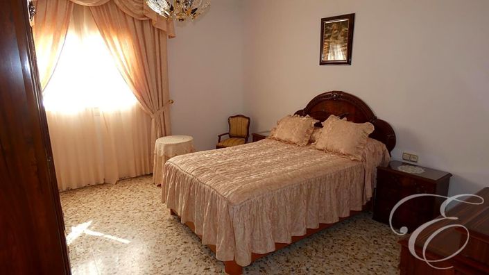 Image No.9-4 Bed Property for sale