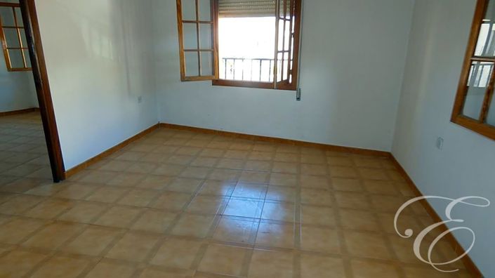 Image No.7-4 Bed Property for sale