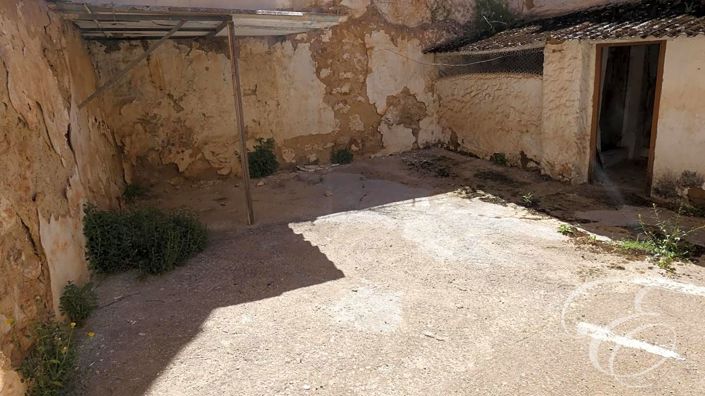 Image No.16-5 Bed Property for sale