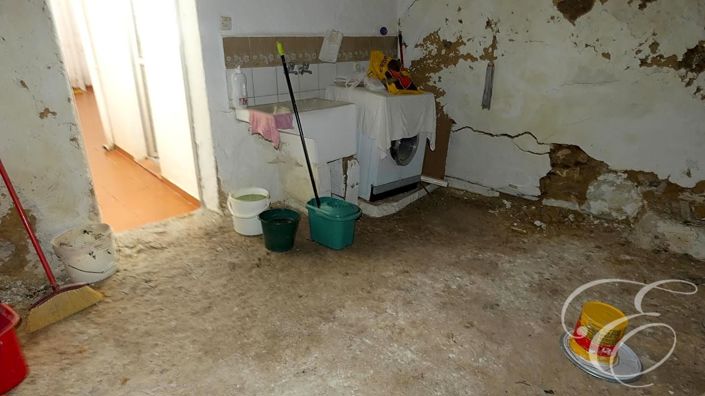 Image No.17-5 Bed Property for sale