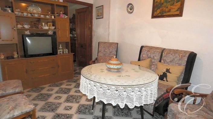 Image No.6-5 Bed Property for sale