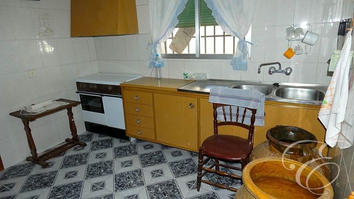 Image No.8-5 Bed Property for sale