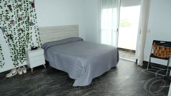 Image No.12-4 Bed Property for sale