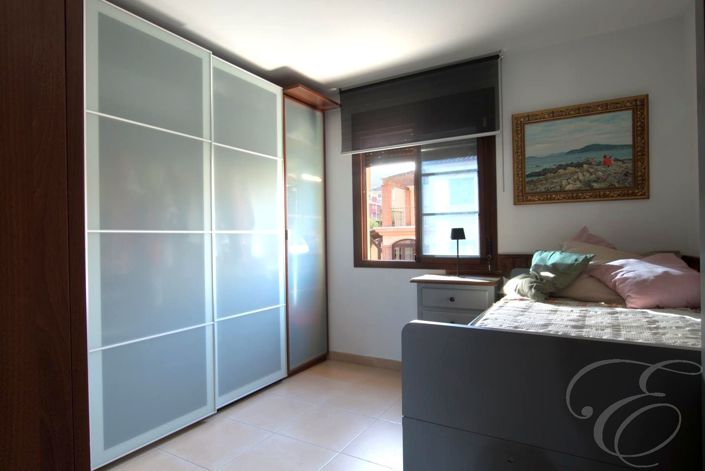 Image No.18-3 Bed Property for sale