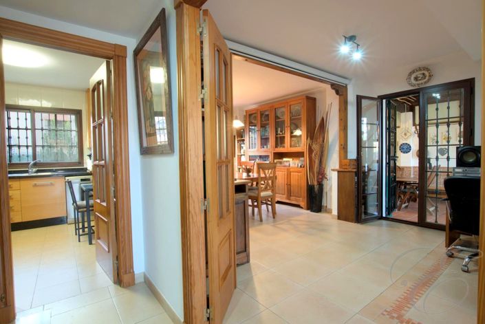 Image No.6-3 Bed Property for sale