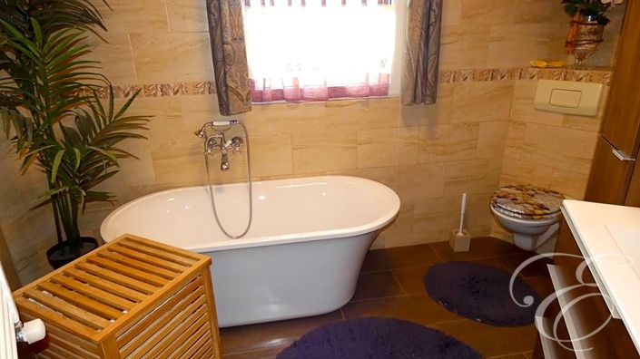 Image No.7-5 Bed Property for sale