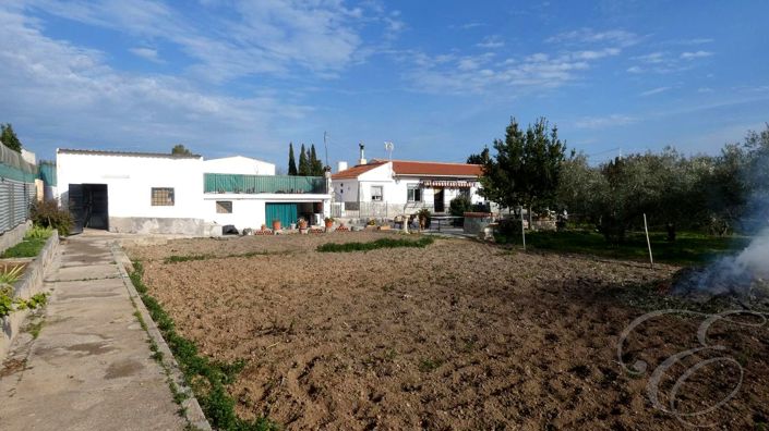 Image No.24-3 Bed Property for sale