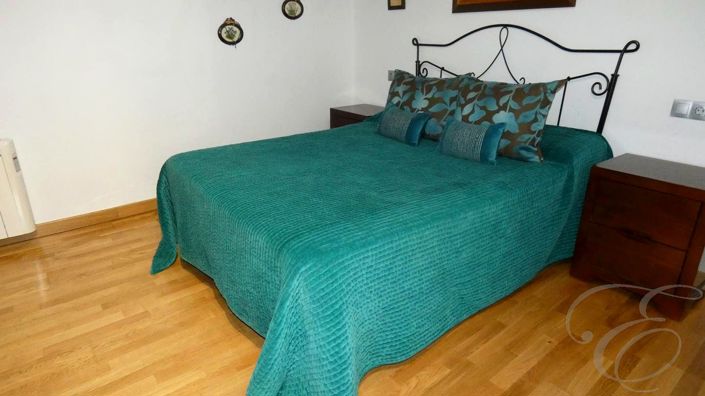 Image No.11-5 Bed Property for sale