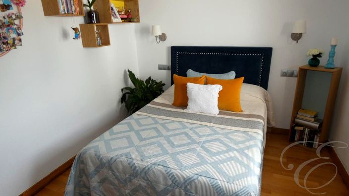 Image No.12-5 Bed Property for sale