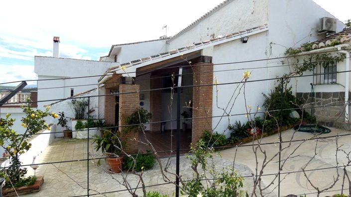 Image No.19-5 Bed Property for sale