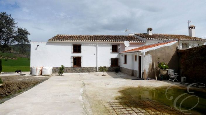 Image No.3-5 Bed Property for sale