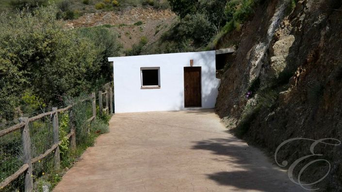 Image No.13-5 Bed Property for sale