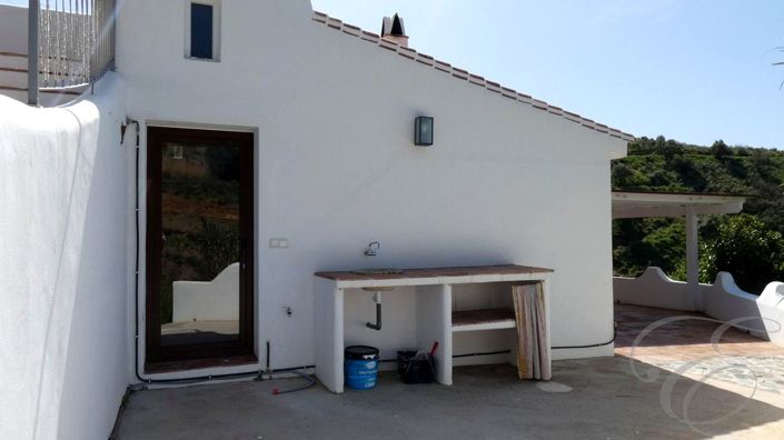 Image No.14-5 Bed Property for sale