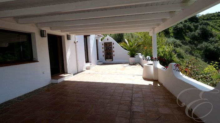 Image No.17-5 Bed Property for sale