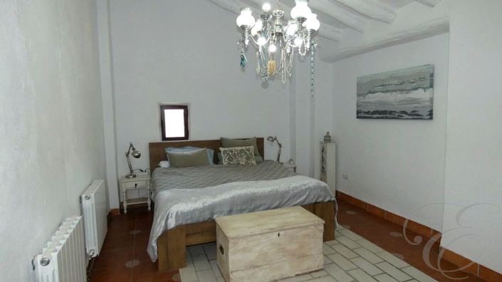 Image No.13-6 Bed Property for sale