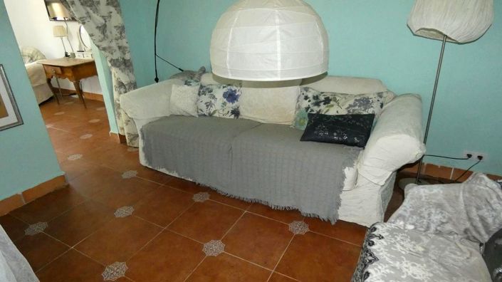 Image No.16-6 Bed Property for sale