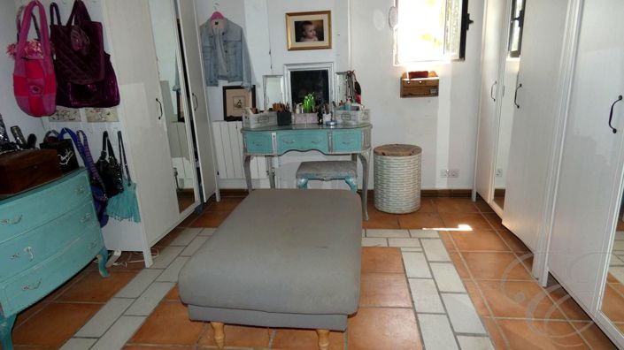 Image No.18-6 Bed Property for sale