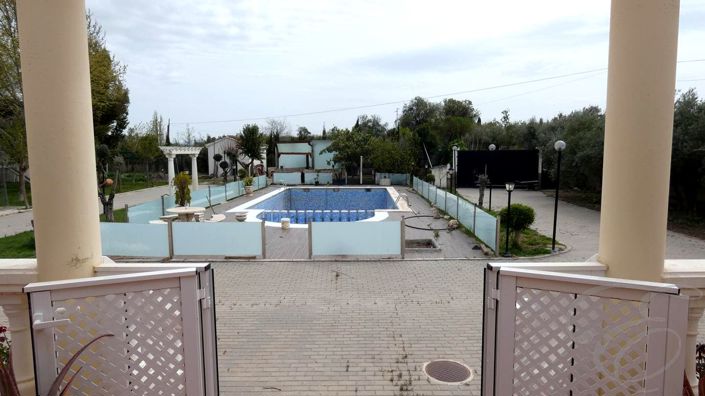 Image No.22-4 Bed Property for sale