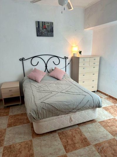 Image No.9-2 Bed Property for sale