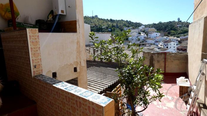 Image No.13-3 Bed Property for sale