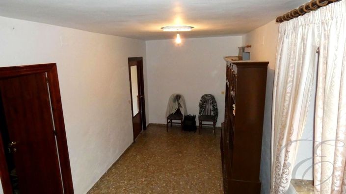 Image No.5-3 Bed Property for sale