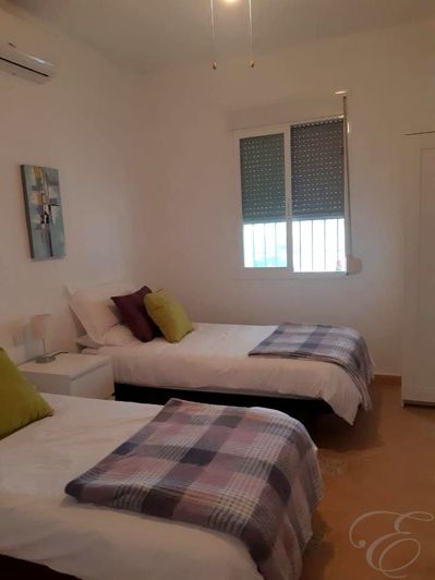 Image No.12-4 Bed Property for sale