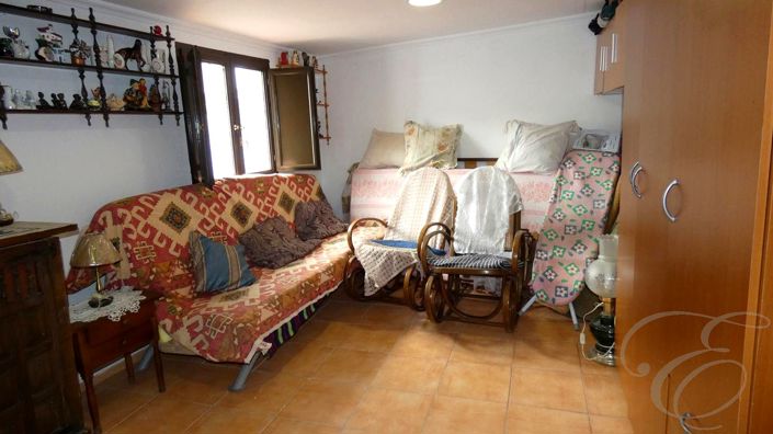 Image No.13-4 Bed Property for sale