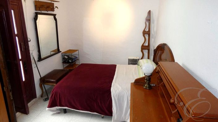 Image No.10-4 Bed Property for sale