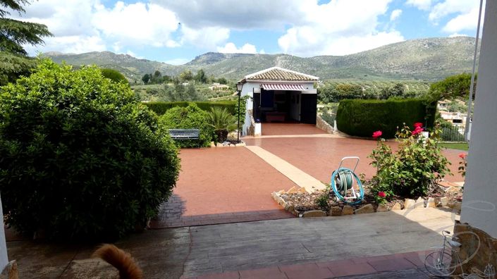 Image No.18-3 Bed Property for sale