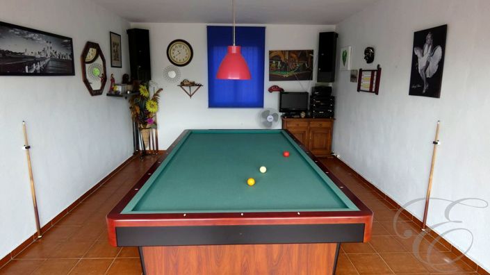 Image No.19-3 Bed Property for sale