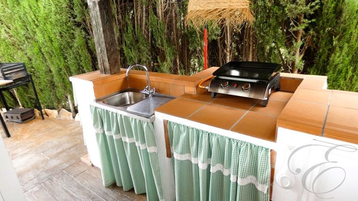 Image No.28-3 Bed Property for sale