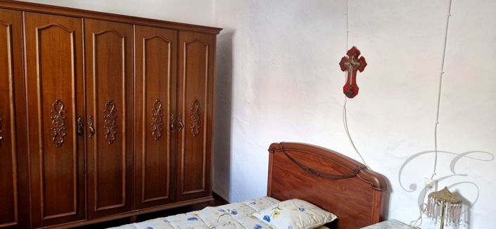 Image No.15-9 Bed Property for sale