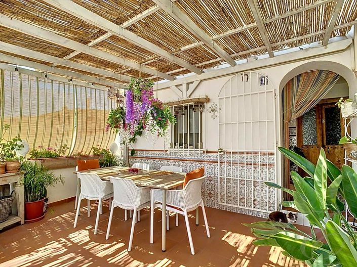 Image No.25-3 Bed Property for sale