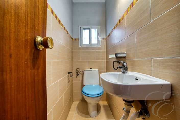 Image No.11-2 Bed Property for sale