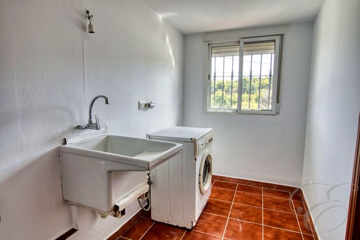 Image No.15-2 Bed Property for sale