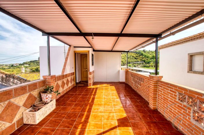 Image No.16-2 Bed Property for sale