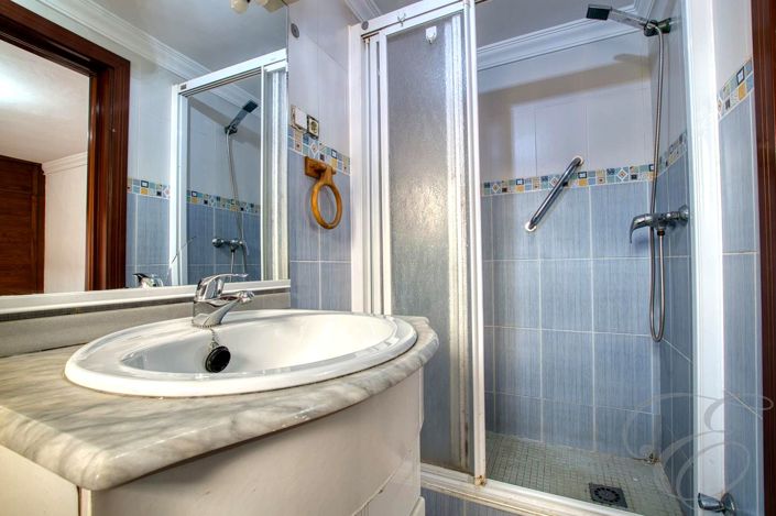 Image No.9-2 Bed Property for sale