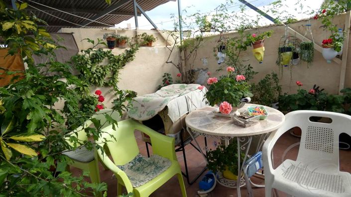 Image No.10-2 Bed Property for sale